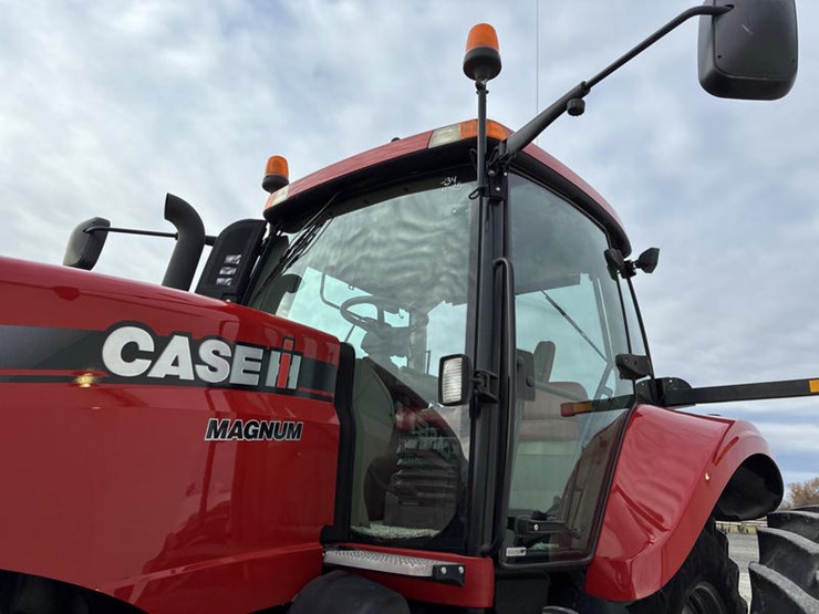 case-ih-magnum-315-image-32