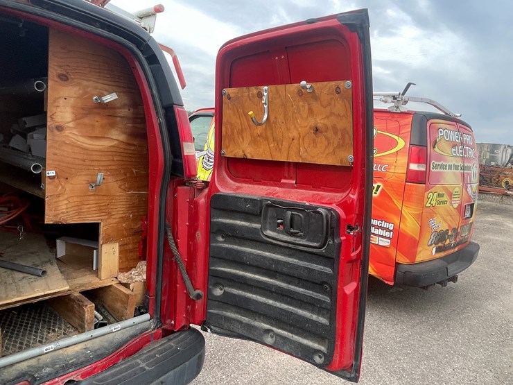 #1403-•-2005-chevy-cargo-van-(wi-title-in-delay)-image-37