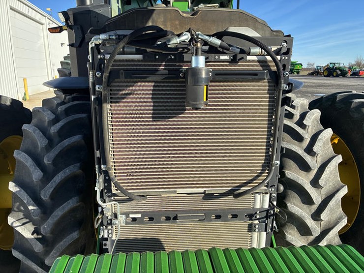 john-deere-8r-370-image-38