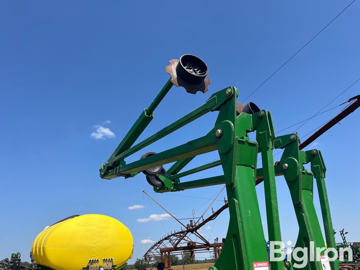 2011-john-deere-1770-image-13