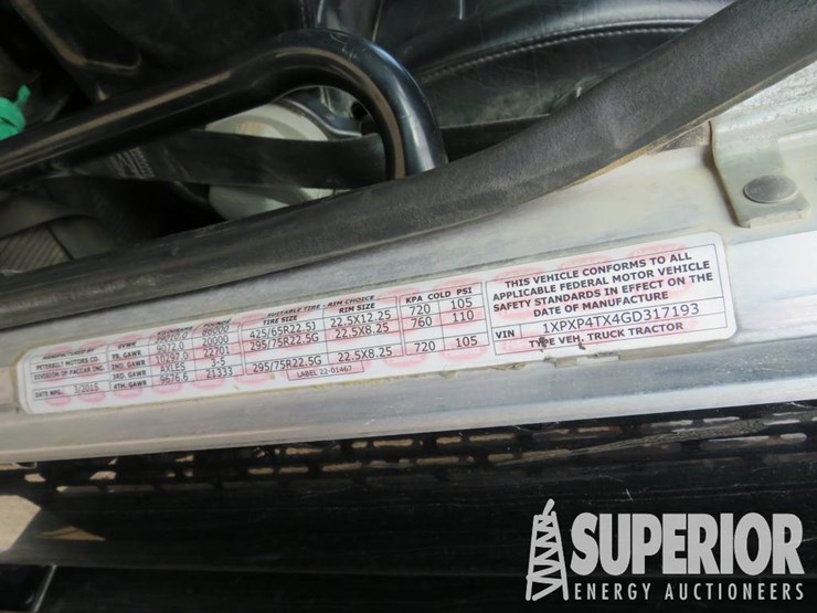 2016-peterbilt-389-image-17