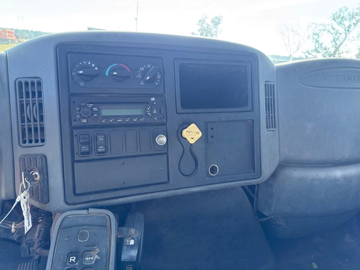international-durastar-4300-image-27
