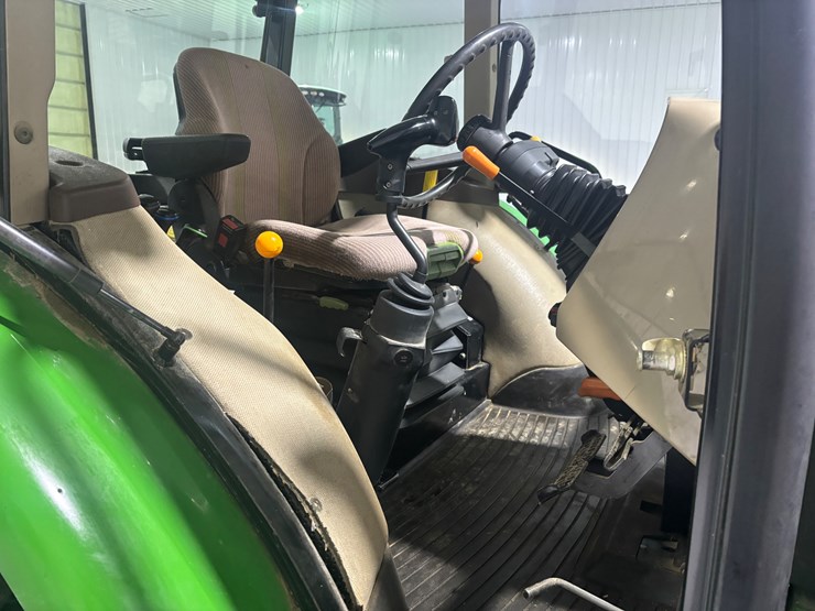 john-deere-6115d-image-12