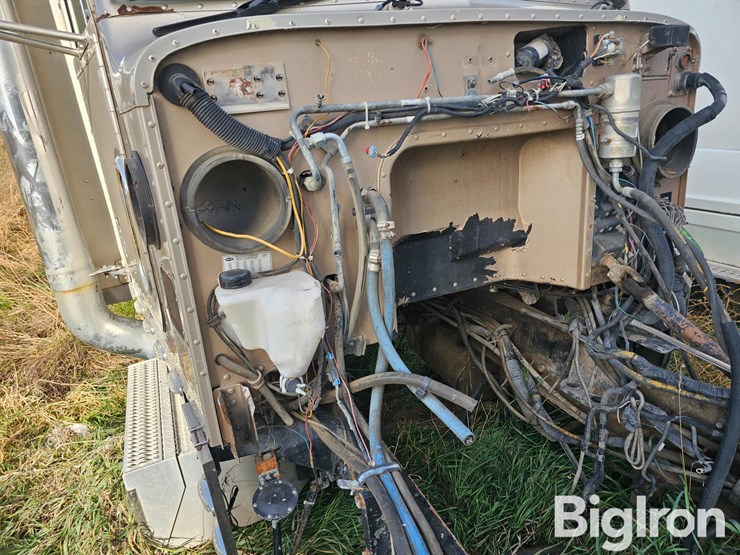 peterbilt-379-image-16