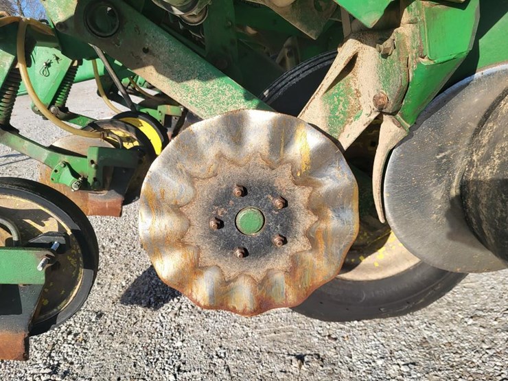 john-deere-7200-image-30