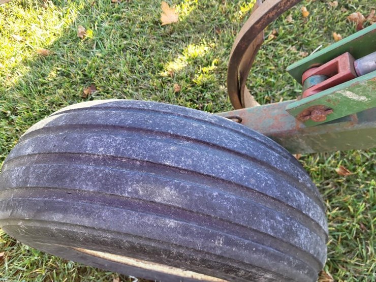 brillion-9-shank-soil-saver-image-15