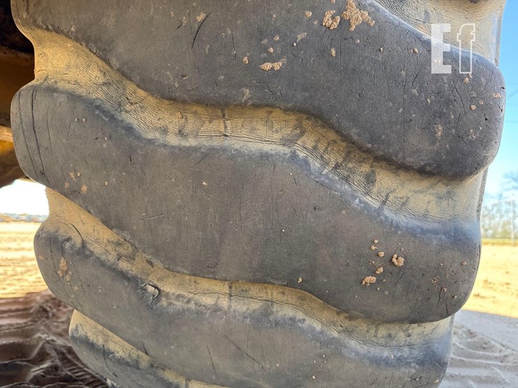 2014-volvo-a25g-image-14