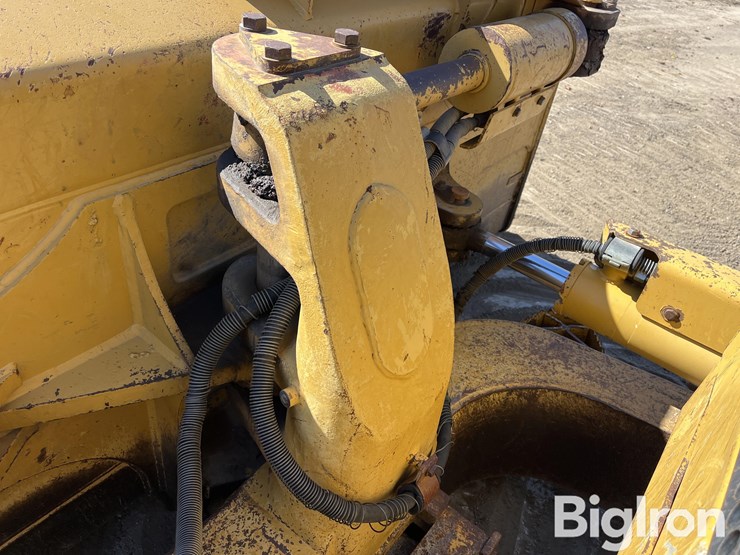 caterpillar-d6n-xl-image-15