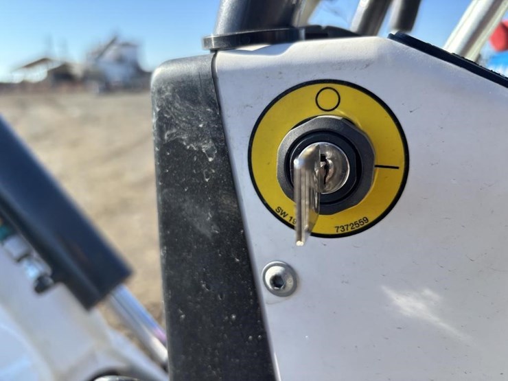 2022-bobcat-e10e-hydraulic-excavator-image-39