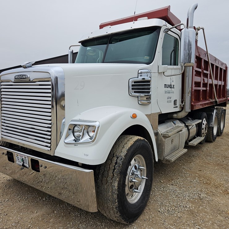 FREIGHTLINER 122SD