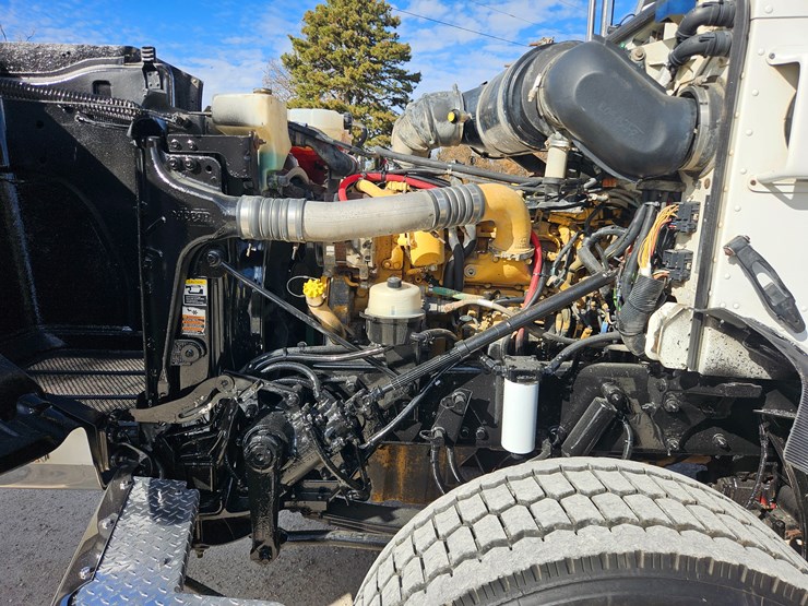 2009-peterbilt-365-image-48