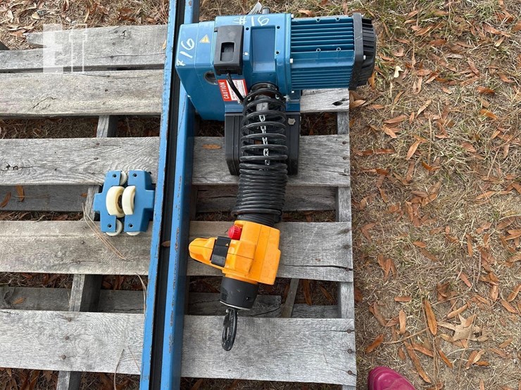 demag-electric-chain-hoist-w/-rail-&-truck-image-2