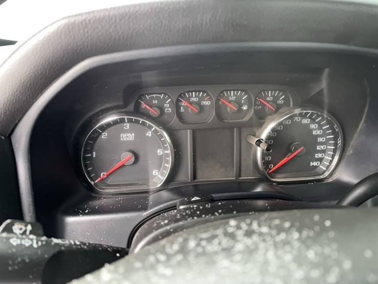 2016-chevrolet-2500hd-image-18