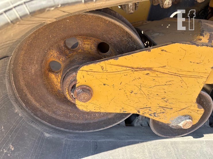 caterpillar-299d2-image-12