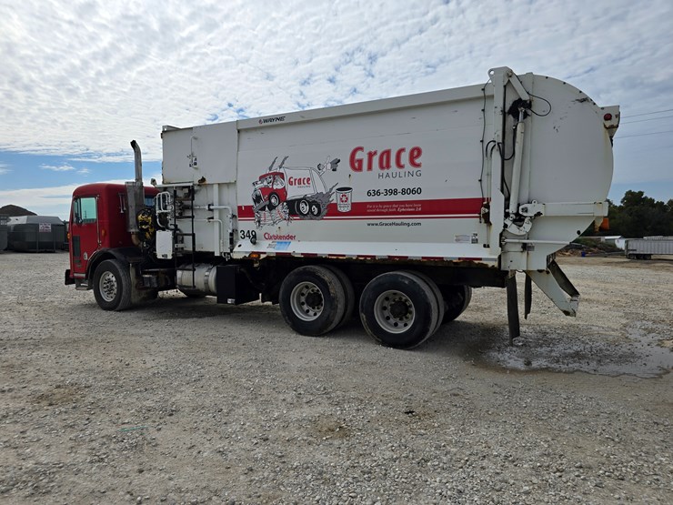 2003-peterbilt-320-image-14