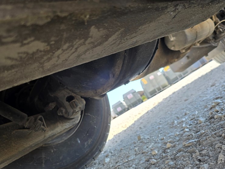 2003-peterbilt-320-image-99