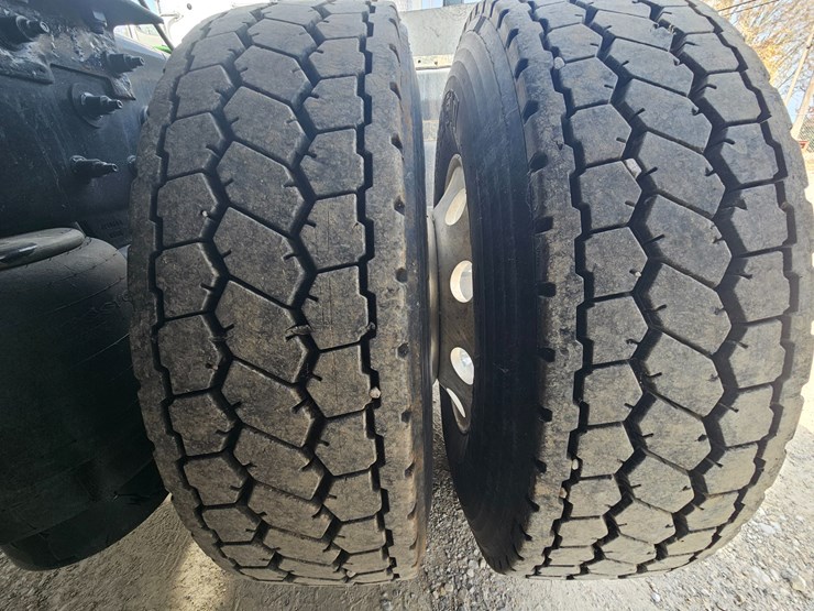 peterbilt-579-image-71