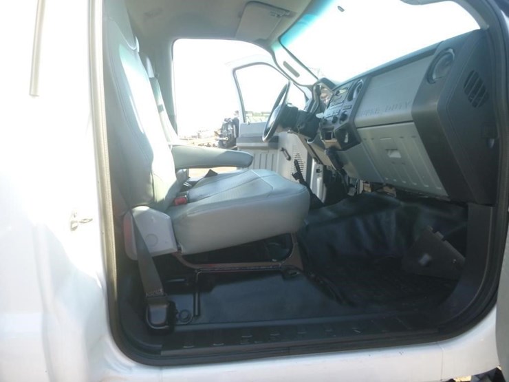 2013-ford-f650-image-14