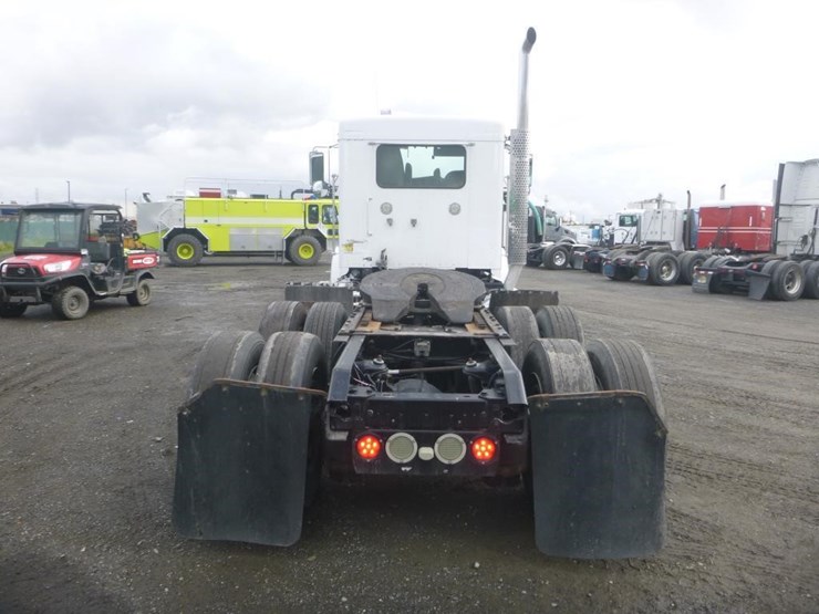 2012-kenworth-t800-image-6