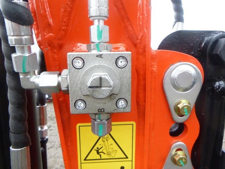 2025-tpm-18bs-hydraulic-excavator-image-14