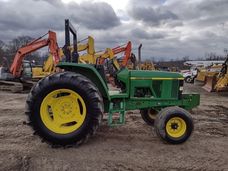 john-deere-6210-image-3