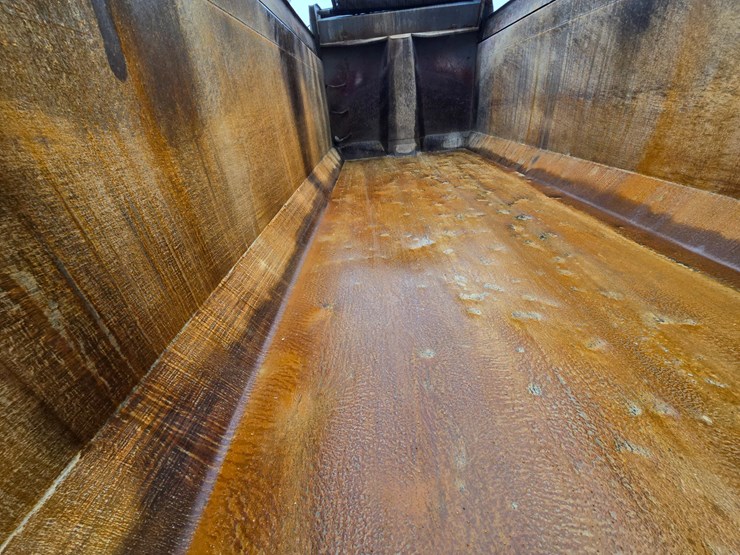 2020-peterbilt-567-image-128