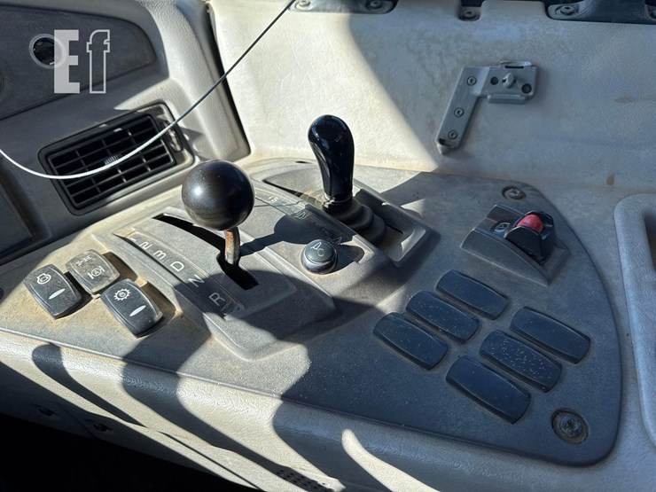 2014-volvo-a25g-image-25