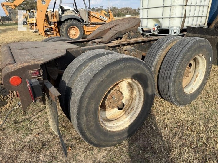 international-9300-image-12