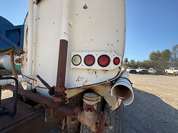 mack-r686st-image-66