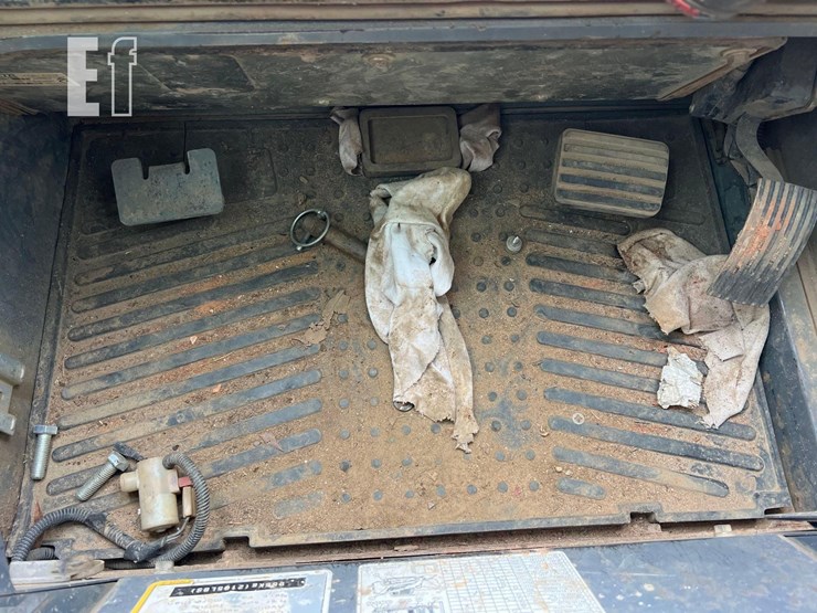 2019-takeuchi-tl8-image-26