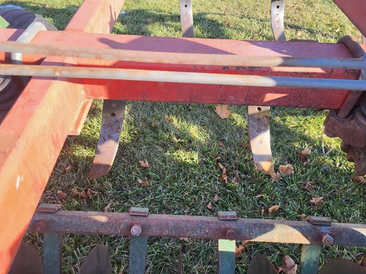 brillion-9-shank-soil-saver-image-28