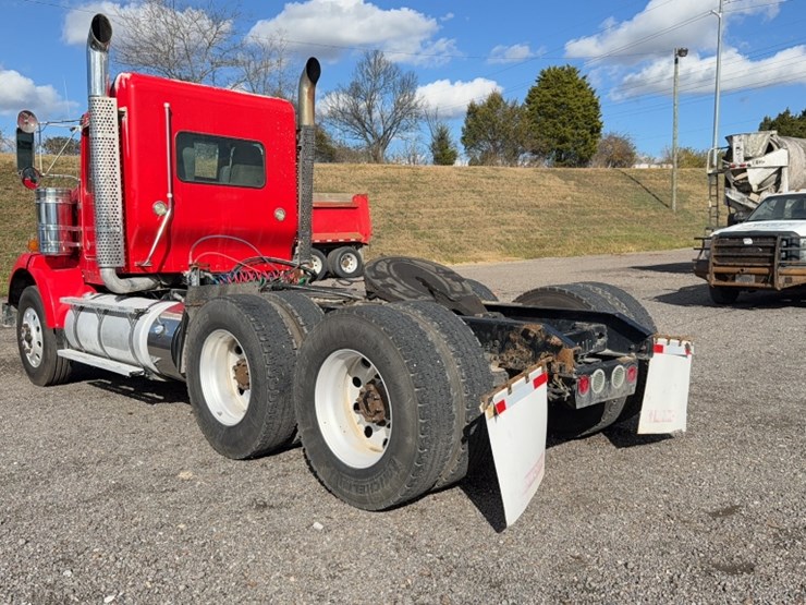 2014-kenworth-t800-image-9