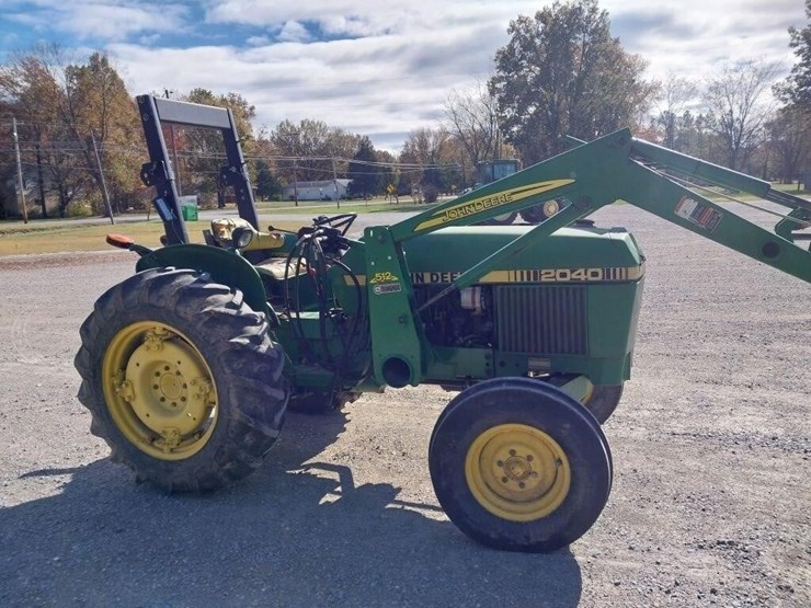 john-deere-2040-image-5