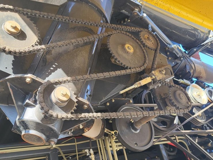 new-holland-cr9040-image-28