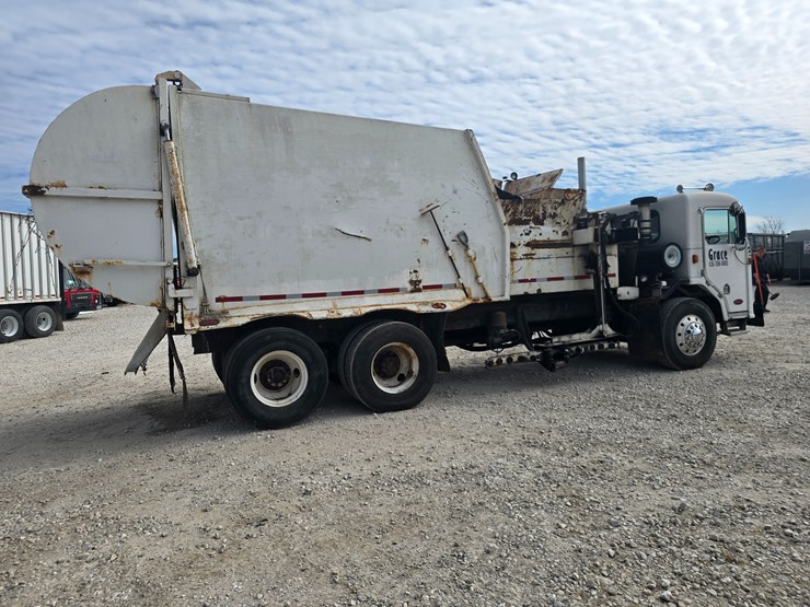 2003-peterbilt-320-image-24