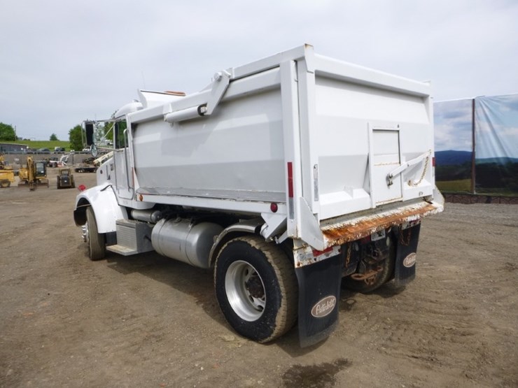 peterbilt-330-image-40