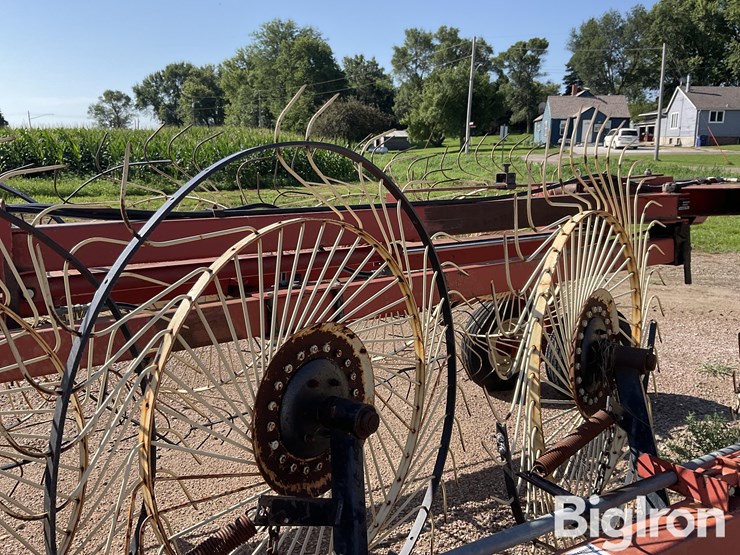 h&s-bf14hd-14-wheel-rake-image-18