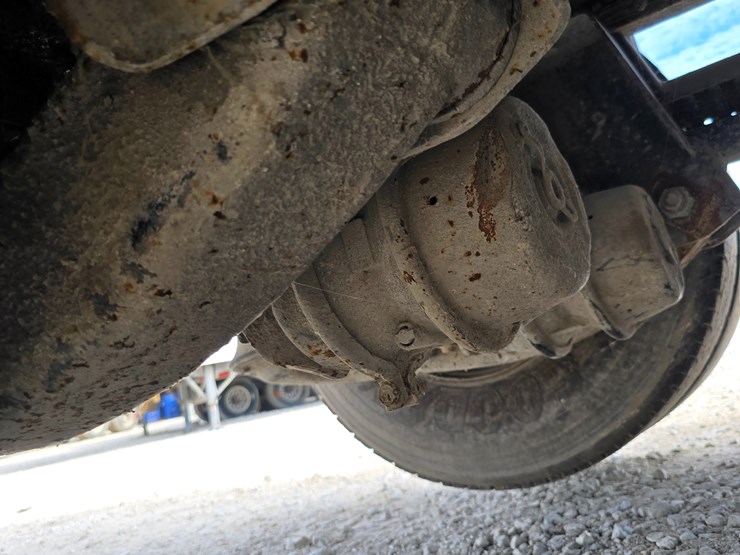 2003-peterbilt-320-image-111