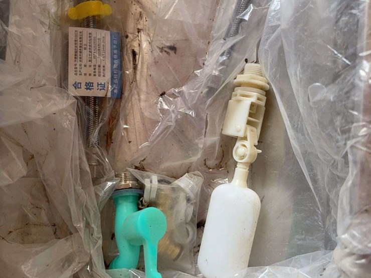 3ft-stainless-animal-water-trough,-like-new-image-6