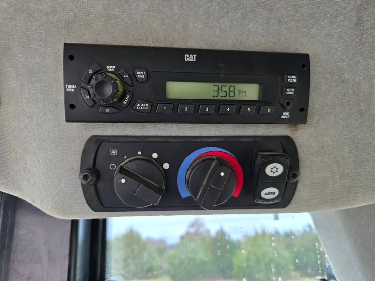 caterpillar-953d-image-115