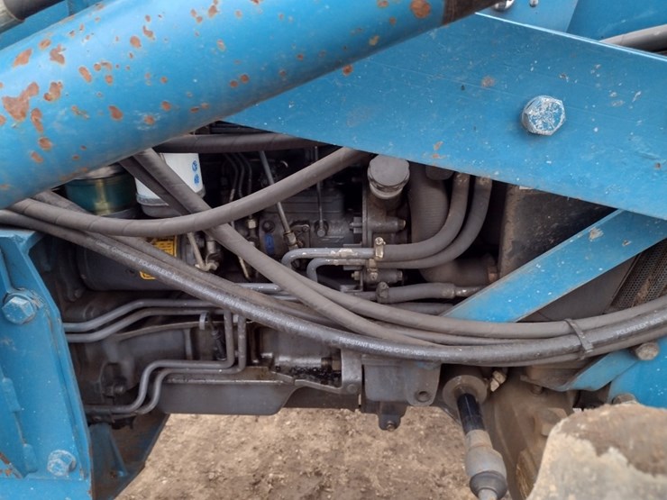 new-holland-3930-image-22