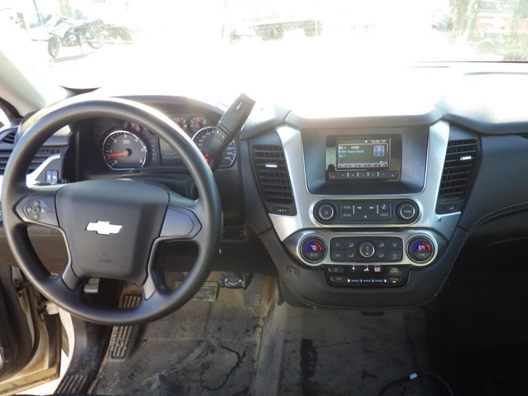 2019-chevrolet-suburban-image-9