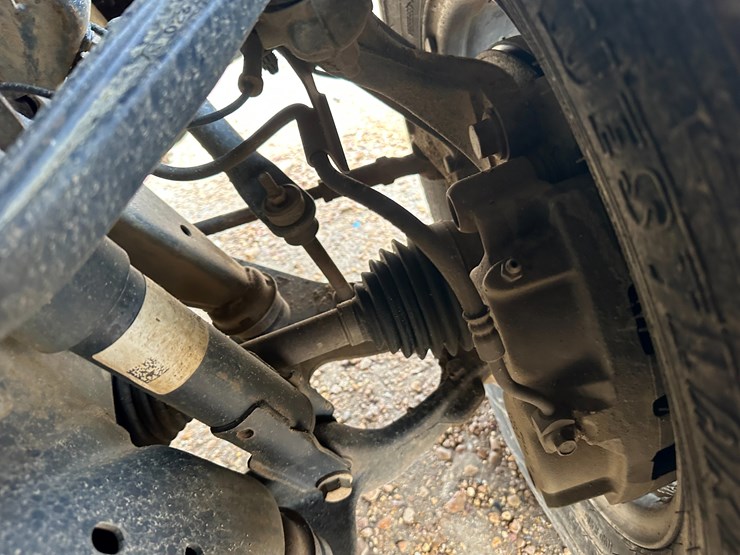 2017-chevrolet-3500hd-image-42