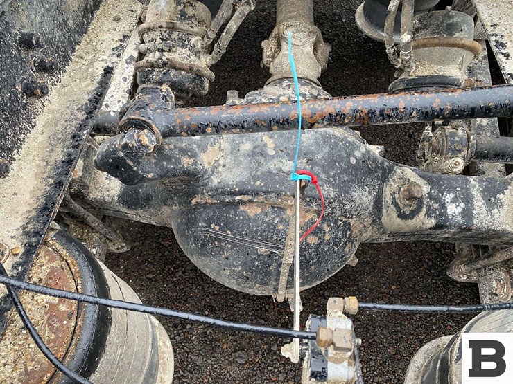 1993-freightliner-fld120-image-31