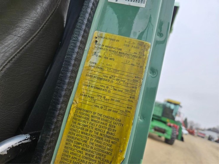 international-4900-image-51