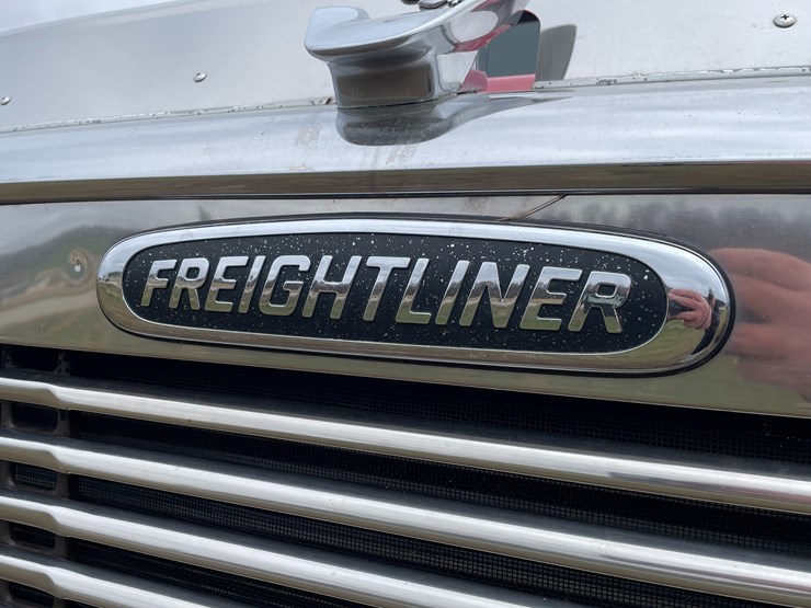 #1043-•-2009-freightliner-semi-(wi-title-in-delay)-image-94