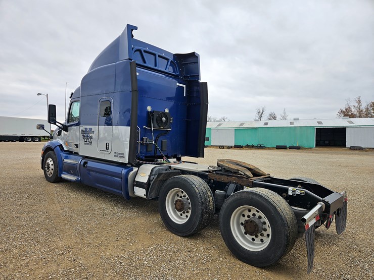 peterbilt-579-image-12