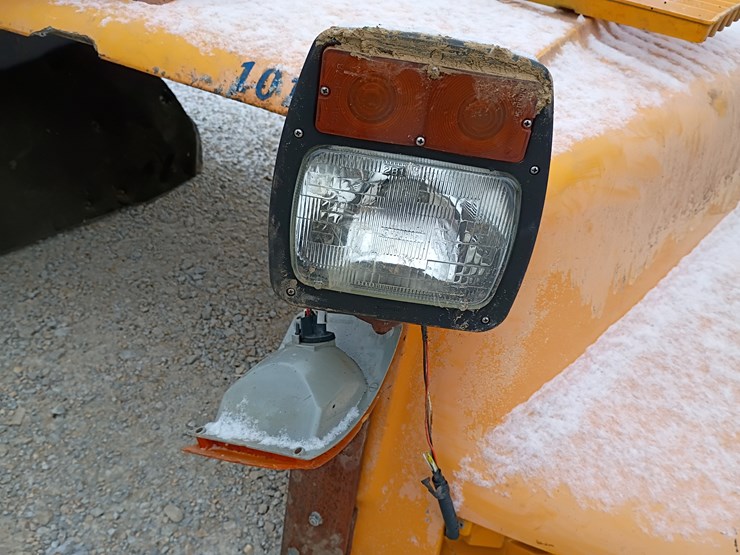 international-4900-image-7