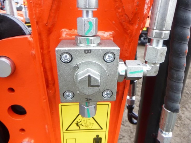 2025-tpm-18bs-hydraulic-excavator-image-13