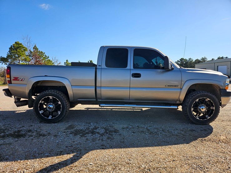 chevrolet-silverado-2500-image-18